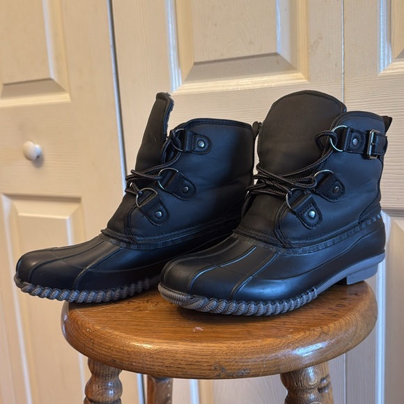 Women’s Winter Boots - Picture 4 of 12